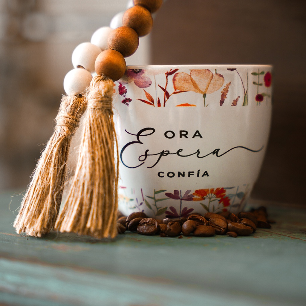 Tazas  Ora,  Espera, Y Confía