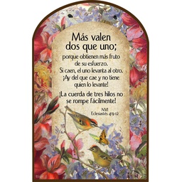 [DECOR-1036K] Plaqueta Colgante Media Luna  "Más Valen Dos Que Uno"