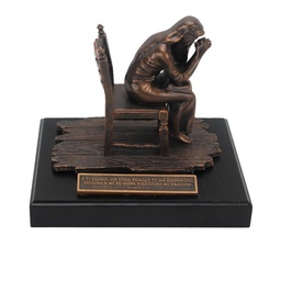 [LUCI-3070] Escultura De Mujer Orando Salmo 17